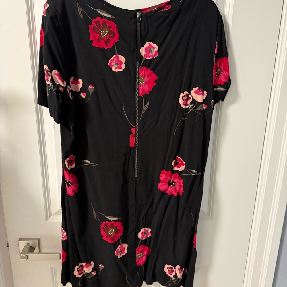 Reitmans Black and Pink Short Sleeve Dress short